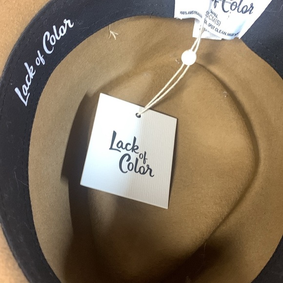 Lack of color Val hat new wtags small flaws main image 8